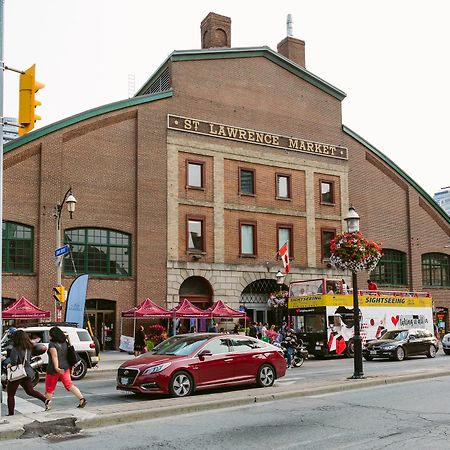 Quickstay - Classic & Trendy Yorkville Condo Toronto Buitenkant foto