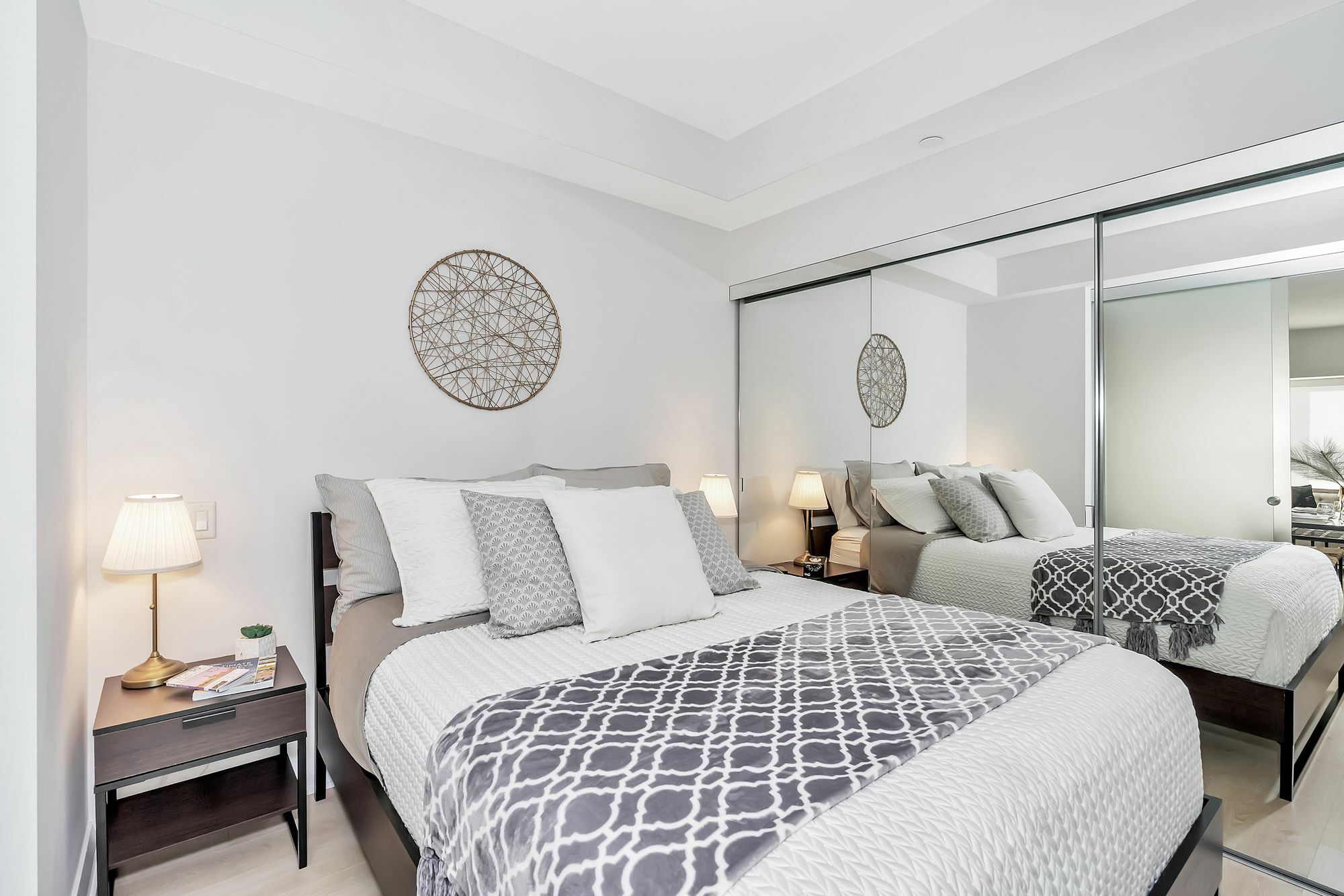 Quickstay - Classic & Trendy Yorkville Condo Toronto Buitenkant foto