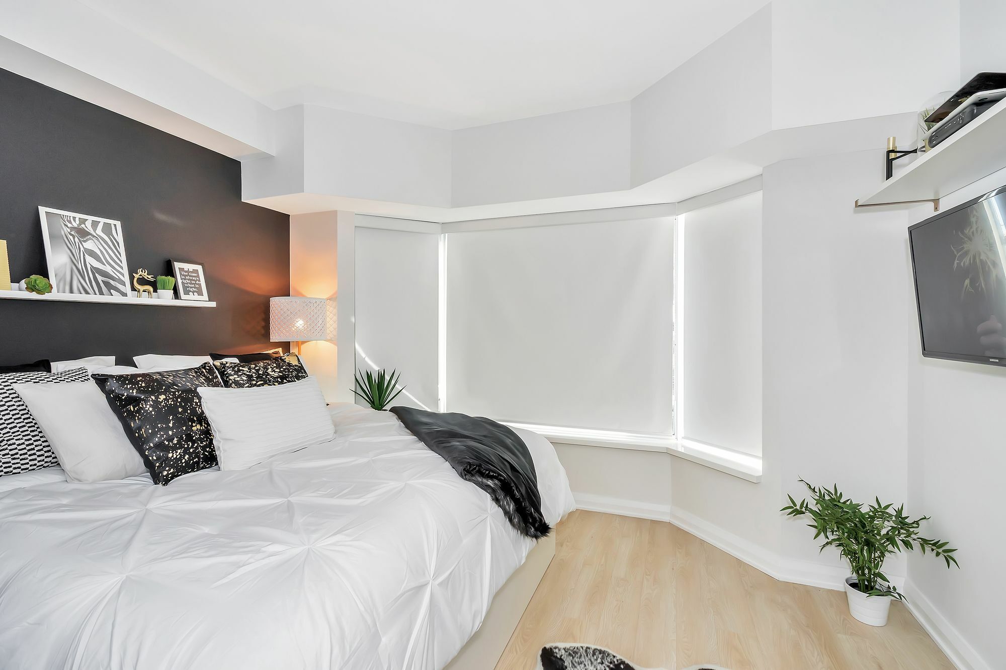 Quickstay - Classic & Trendy Yorkville Condo Toronto Buitenkant foto