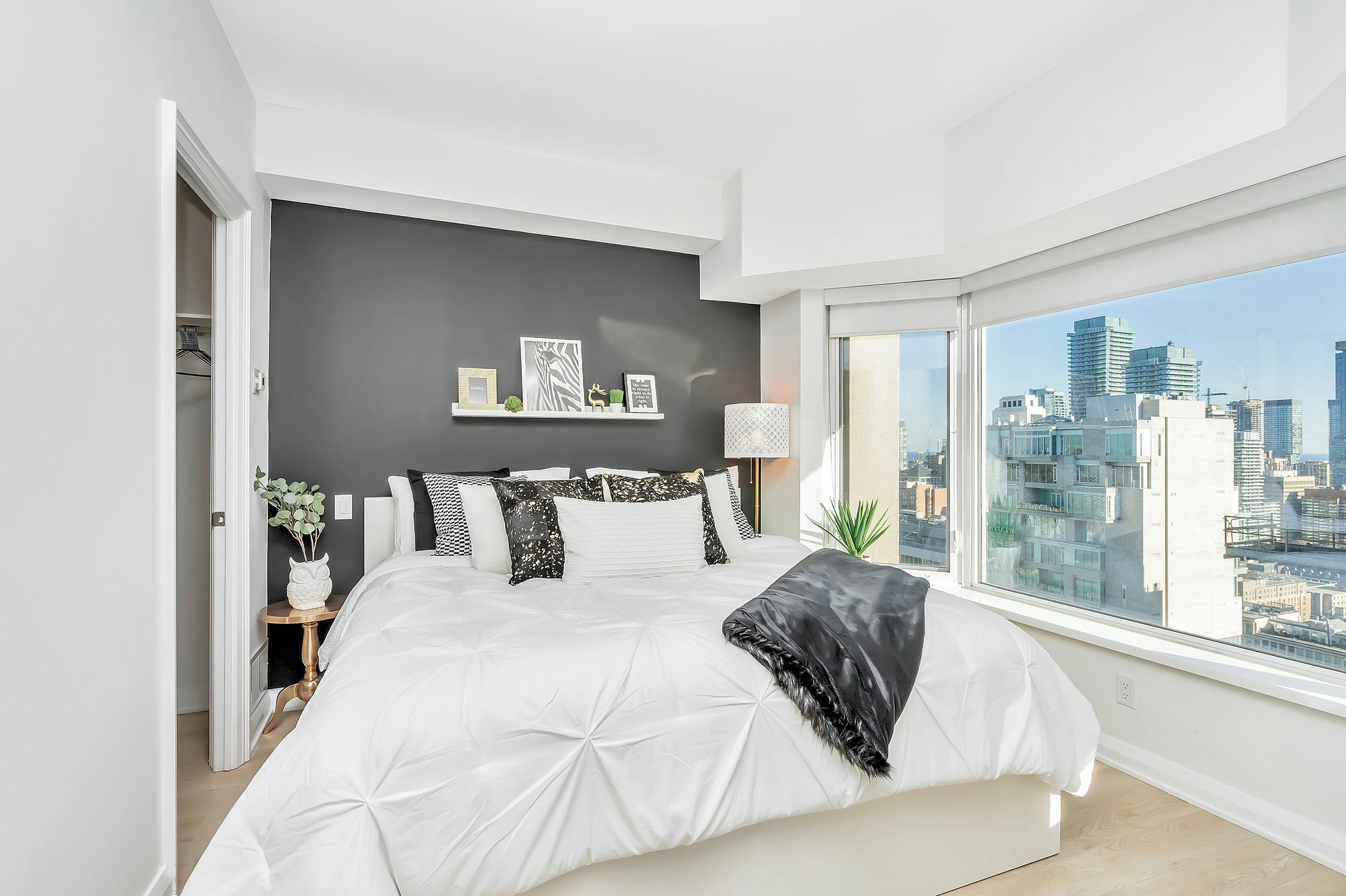 Quickstay - Classic & Trendy Yorkville Condo Toronto Buitenkant foto