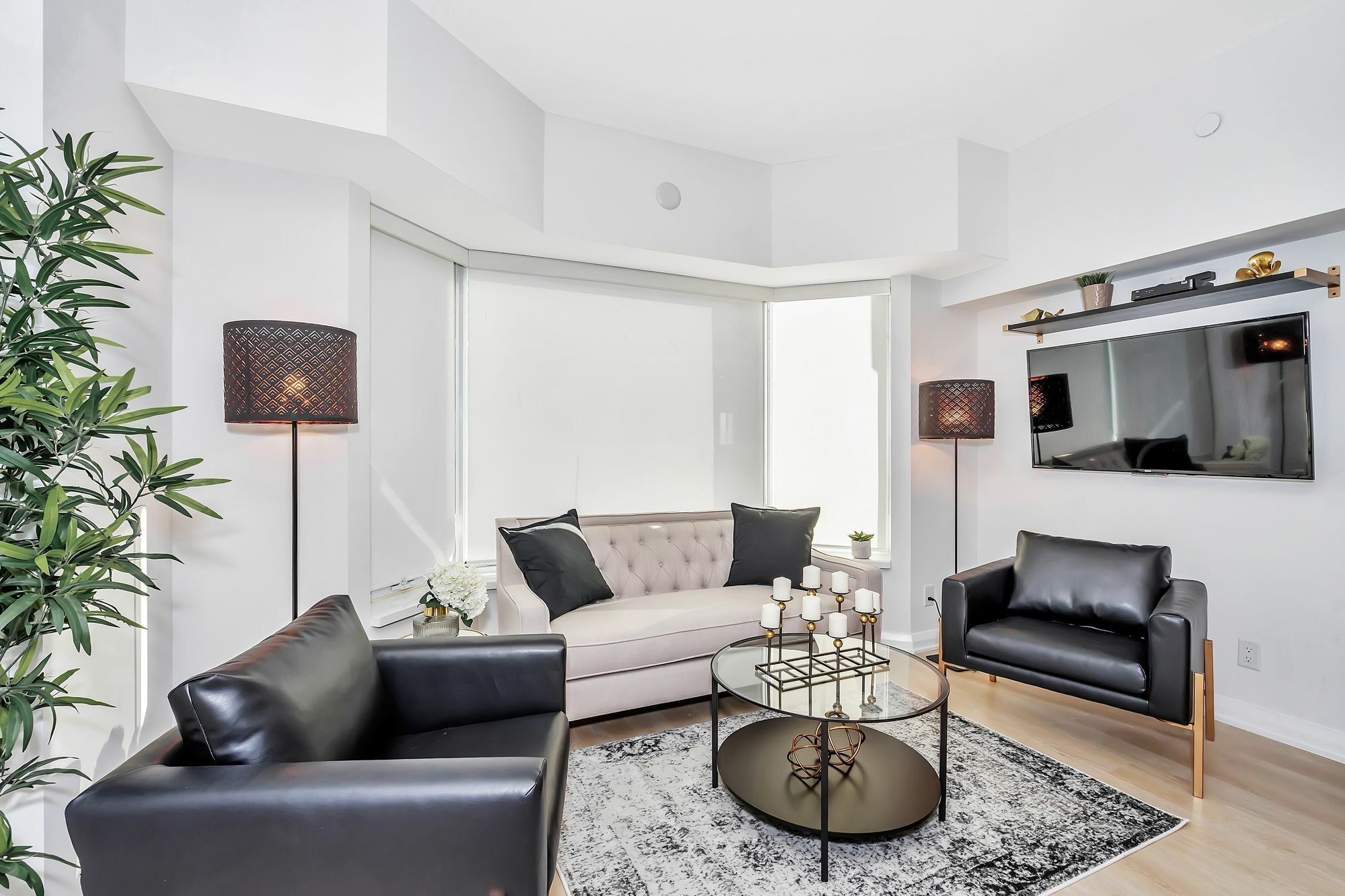 Quickstay - Classic & Trendy Yorkville Condo Toronto Buitenkant foto