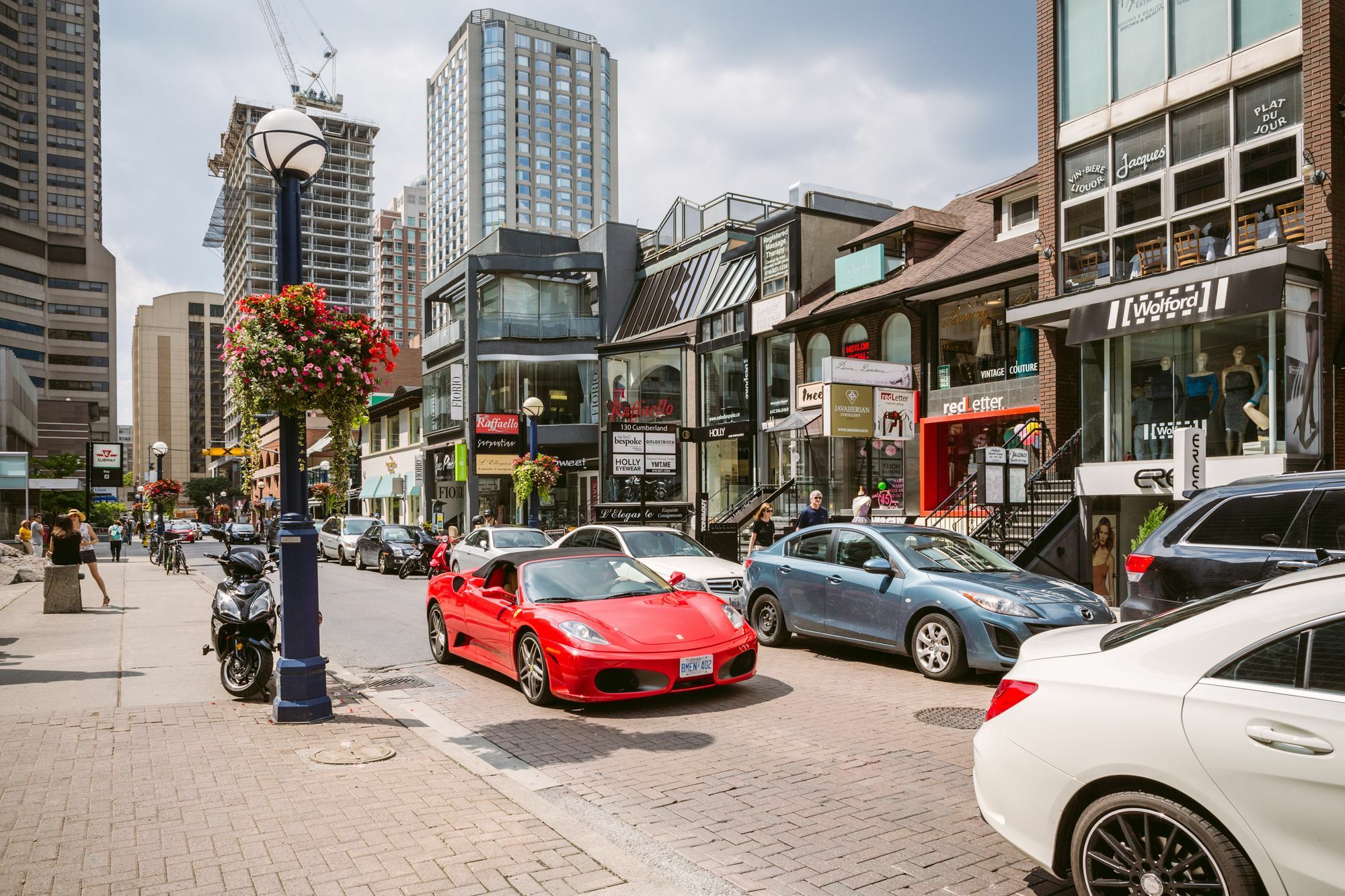 Quickstay - Classic & Trendy Yorkville Condo Toronto Buitenkant foto