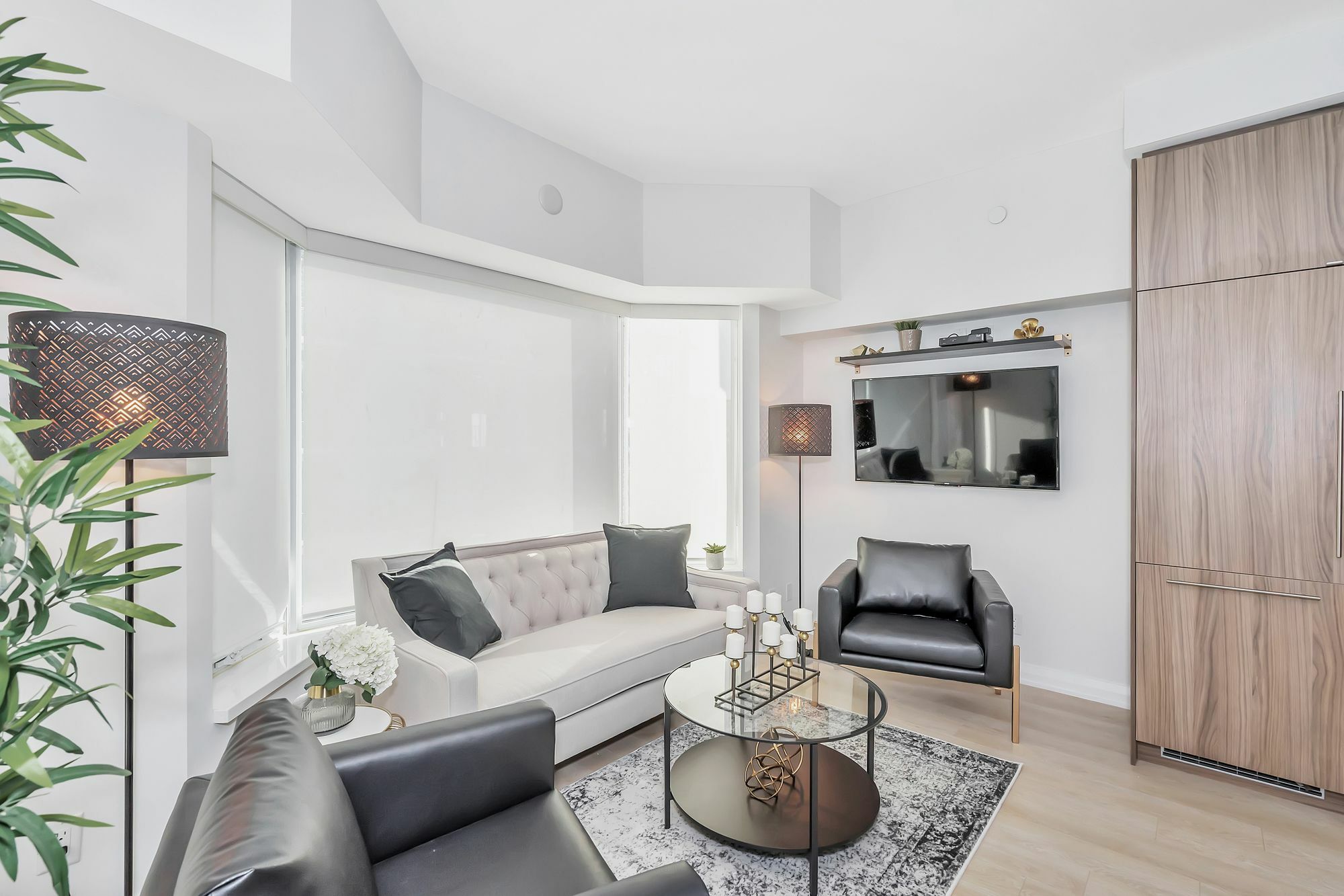 Quickstay - Classic & Trendy Yorkville Condo Toronto Buitenkant foto