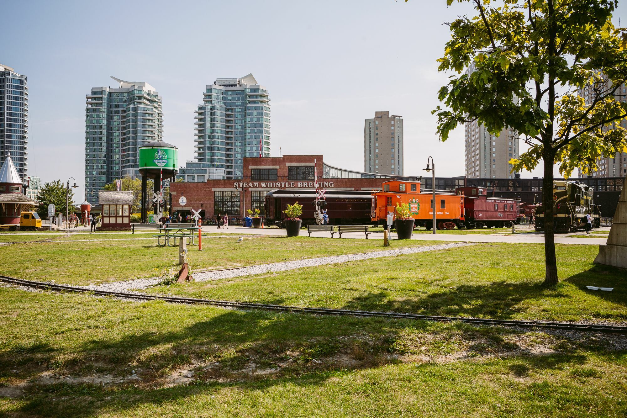 Quickstay - Classic & Trendy Yorkville Condo Toronto Buitenkant foto