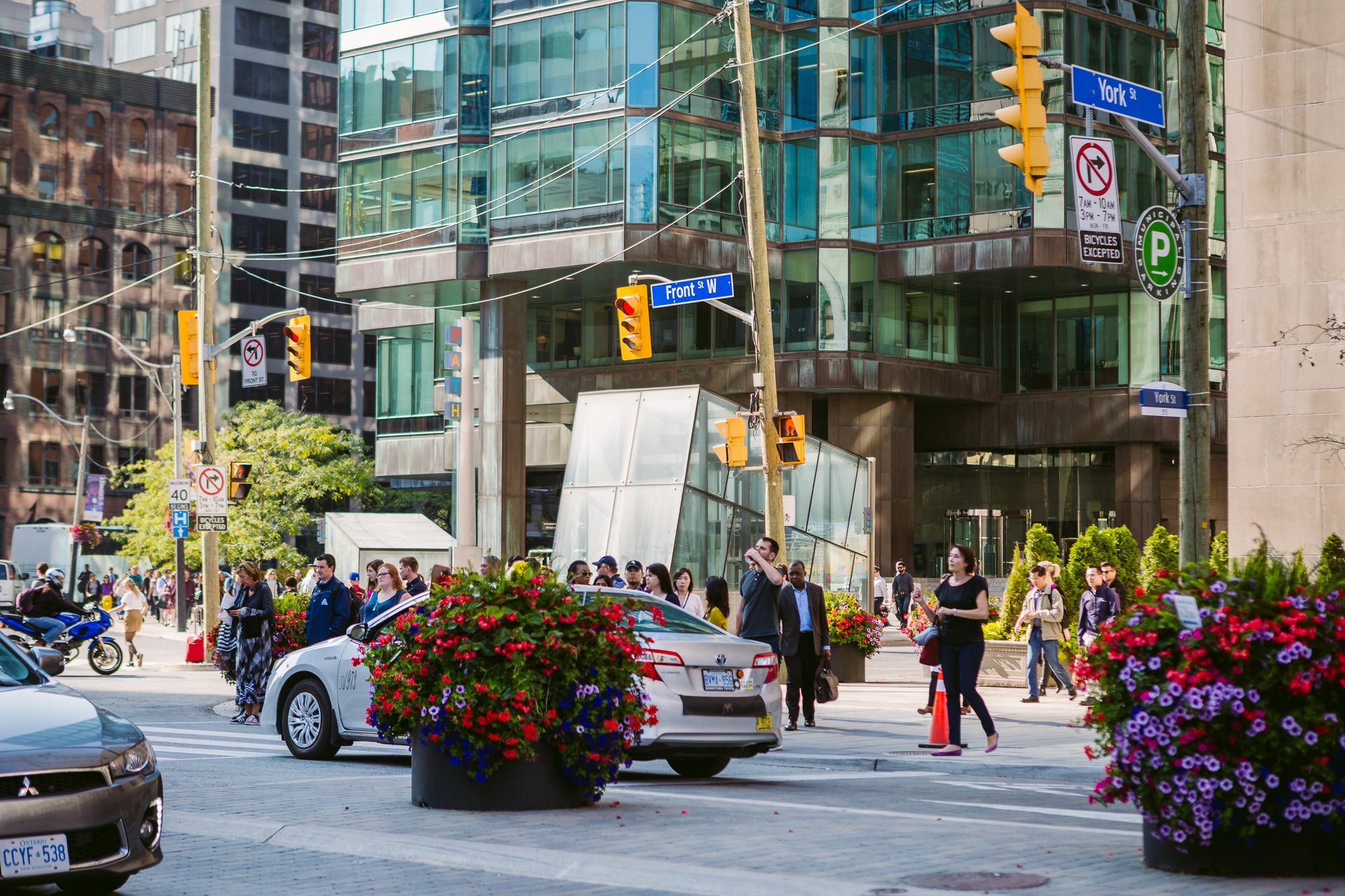 Quickstay - Classic & Trendy Yorkville Condo Toronto Buitenkant foto