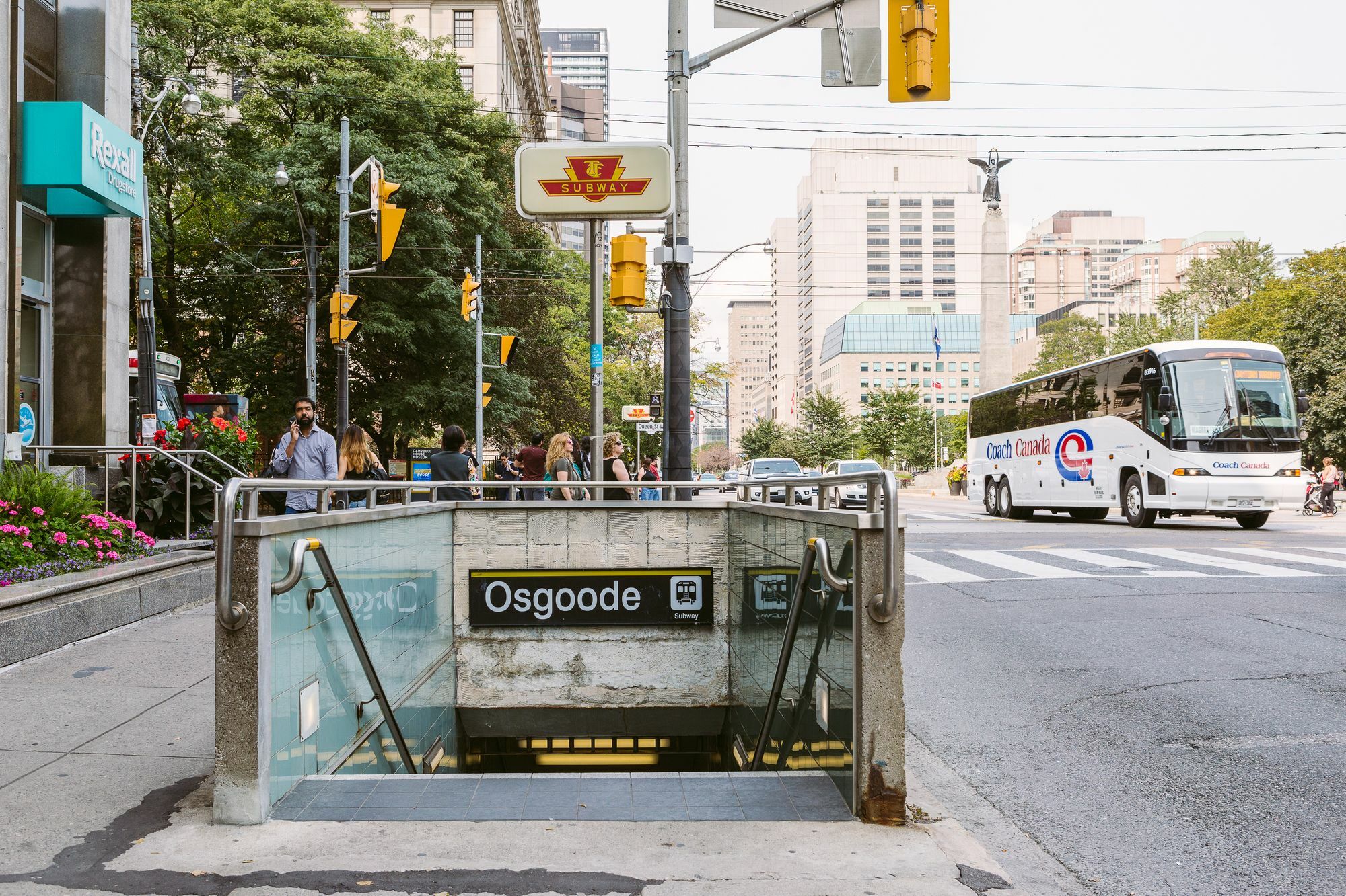 Quickstay - Classic & Trendy Yorkville Condo Toronto Buitenkant foto