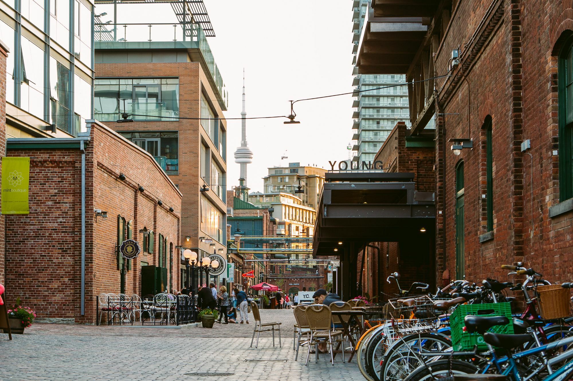 Quickstay - Classic & Trendy Yorkville Condo Toronto Buitenkant foto