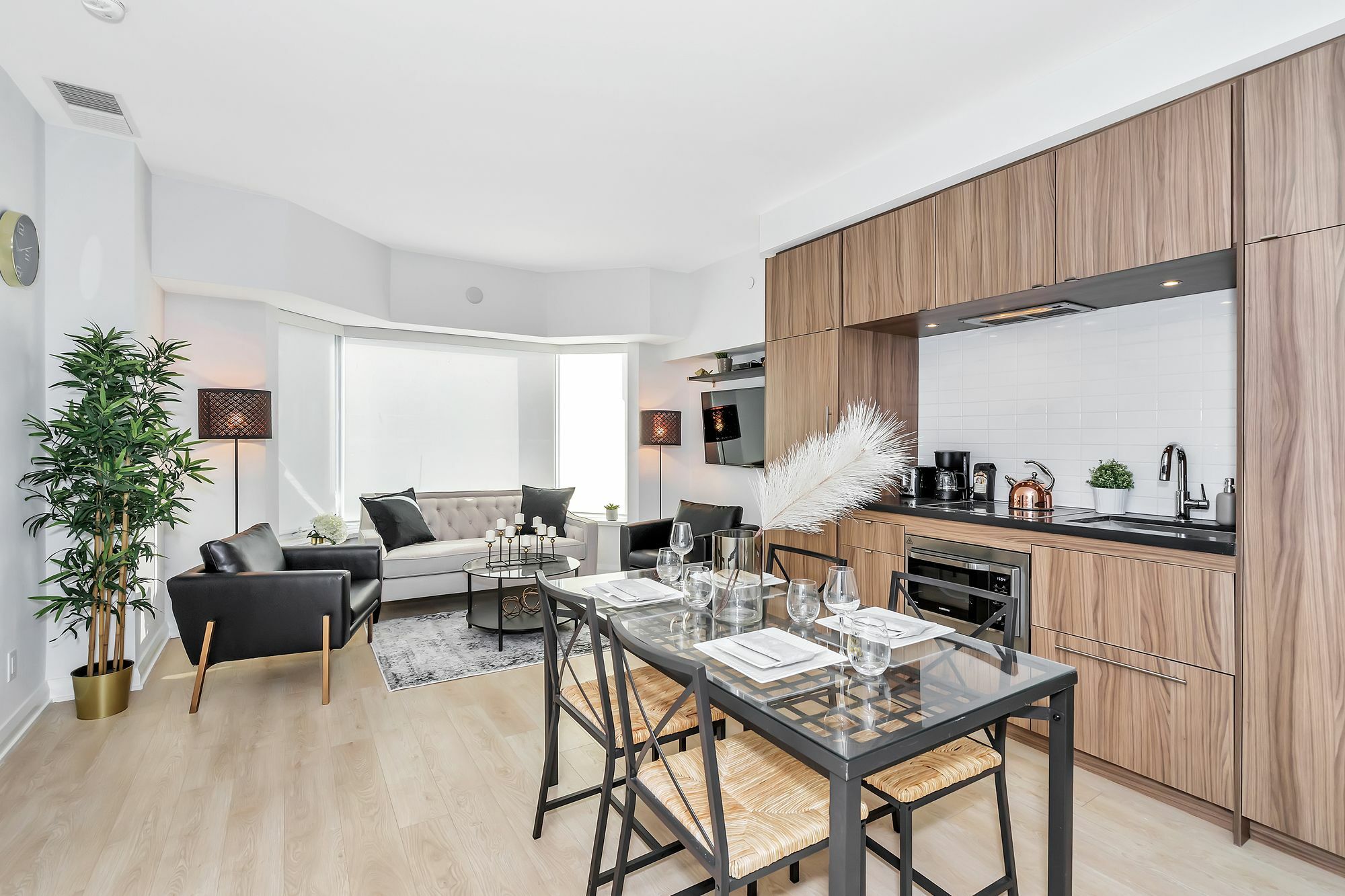 Quickstay - Classic & Trendy Yorkville Condo Toronto Buitenkant foto